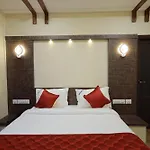 Jeyam Holiday Home