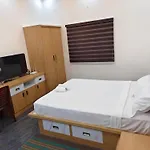 Sg Mahal & Rooms