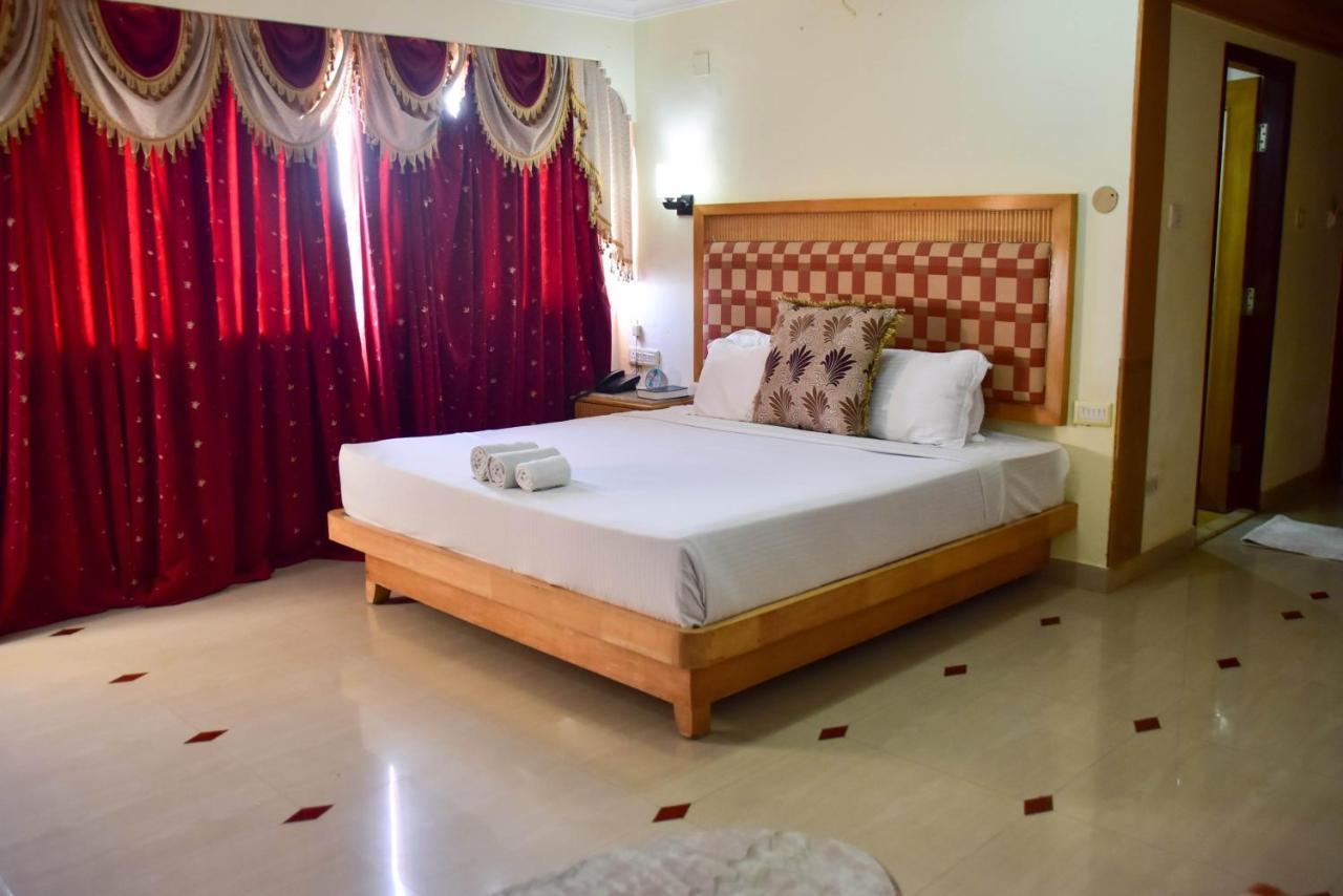 Singaar International Hotel 3*