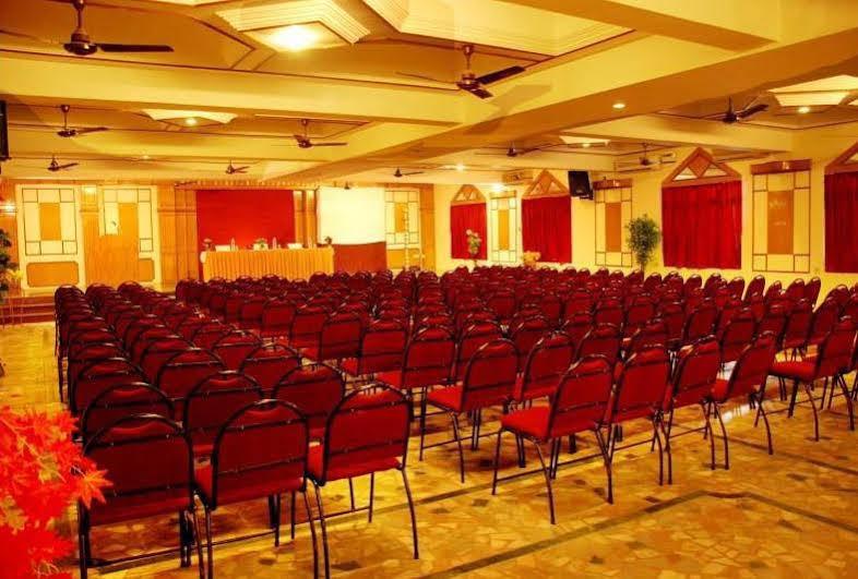 Singaar International 3*
