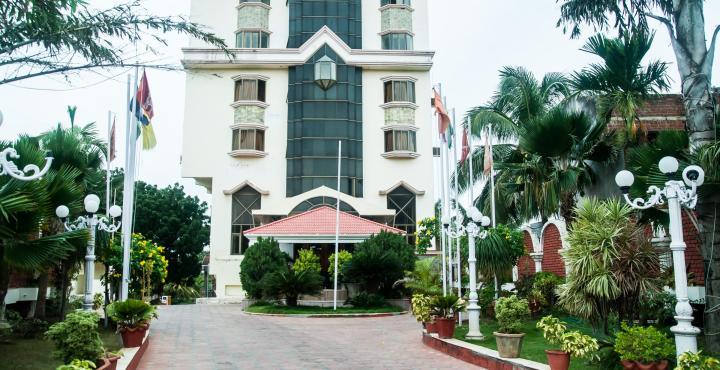 Hotel Singaar International