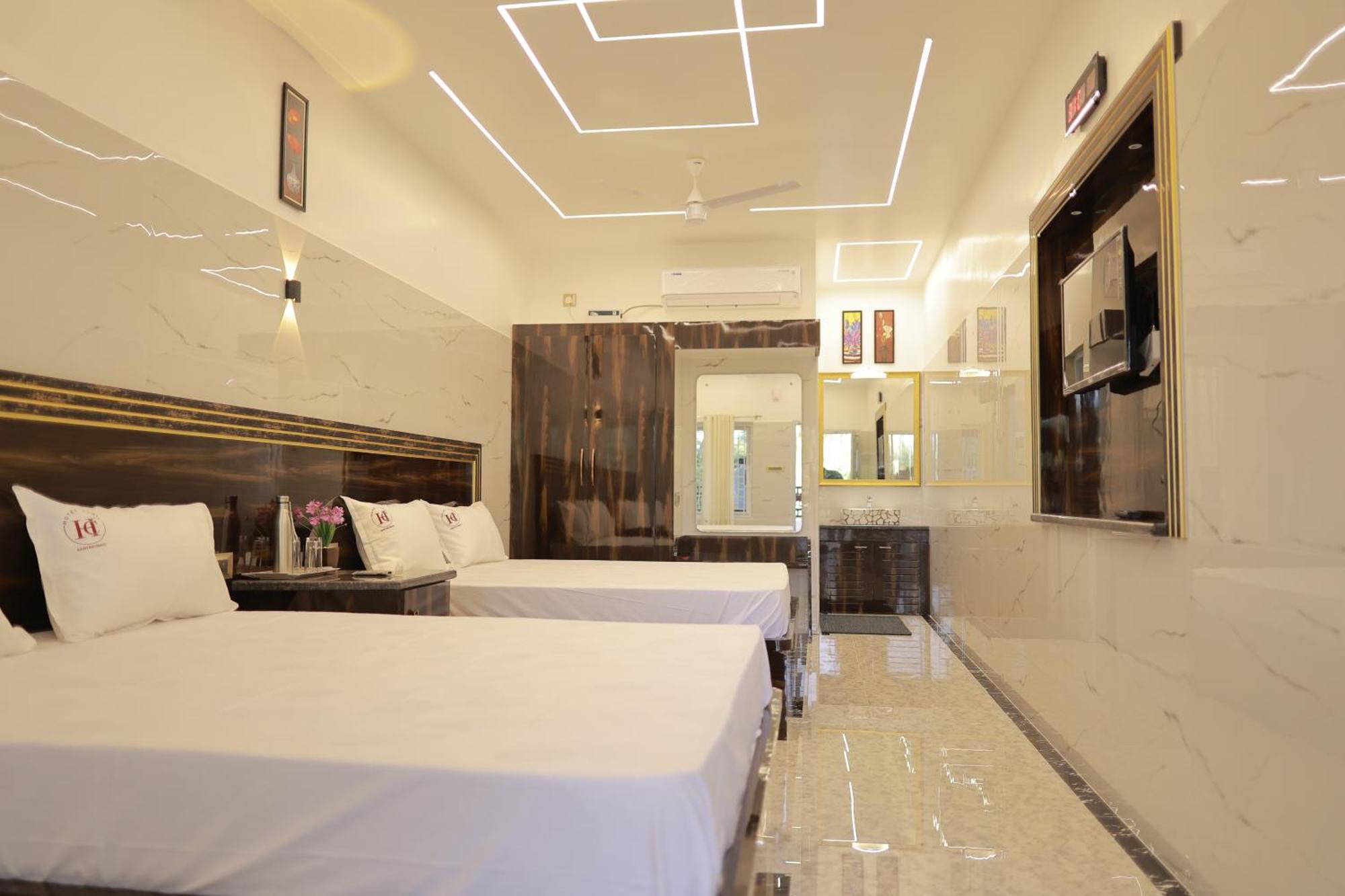 Hotel Cyril