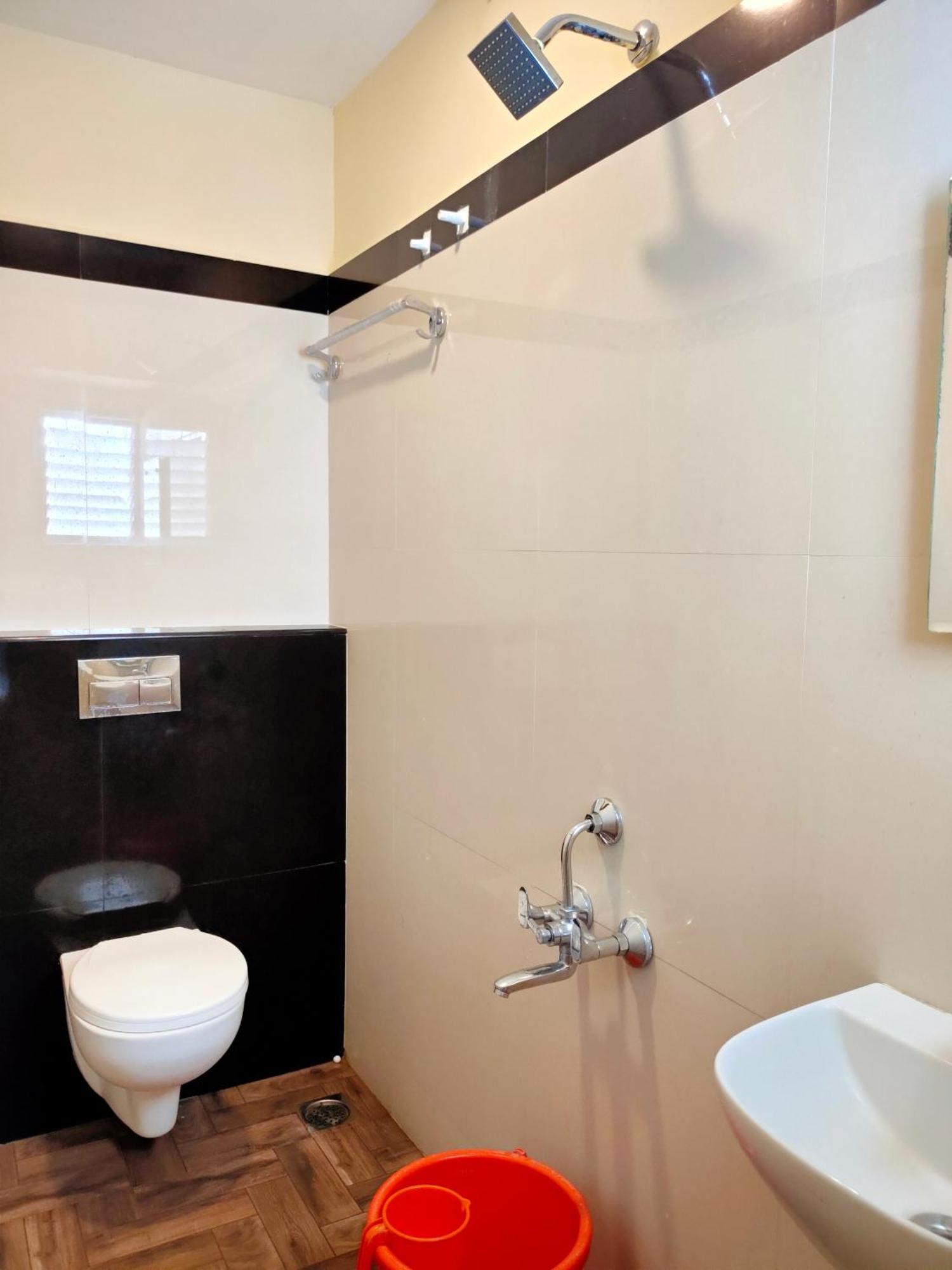 Jeyam Hotel 3*