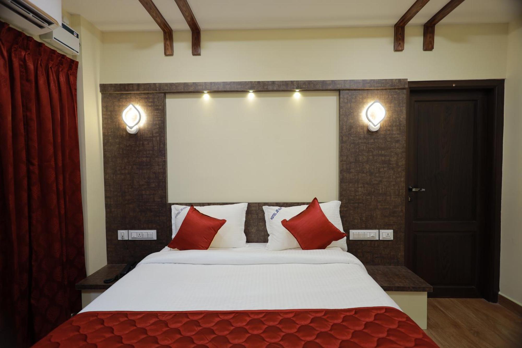 Jeyam Hotel 3*