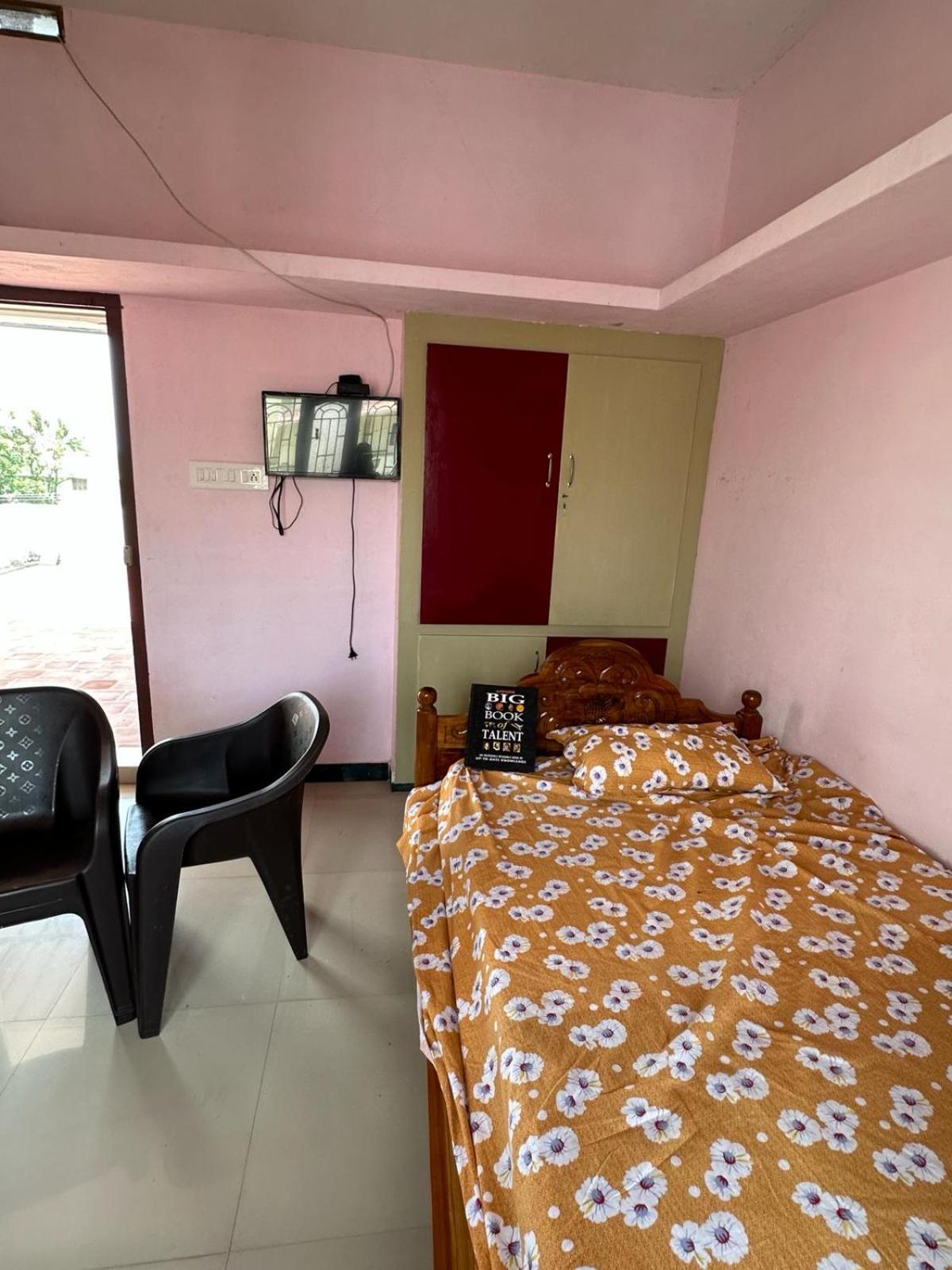 Homestay Parvathy Murugan Cottage-2nd Floor *