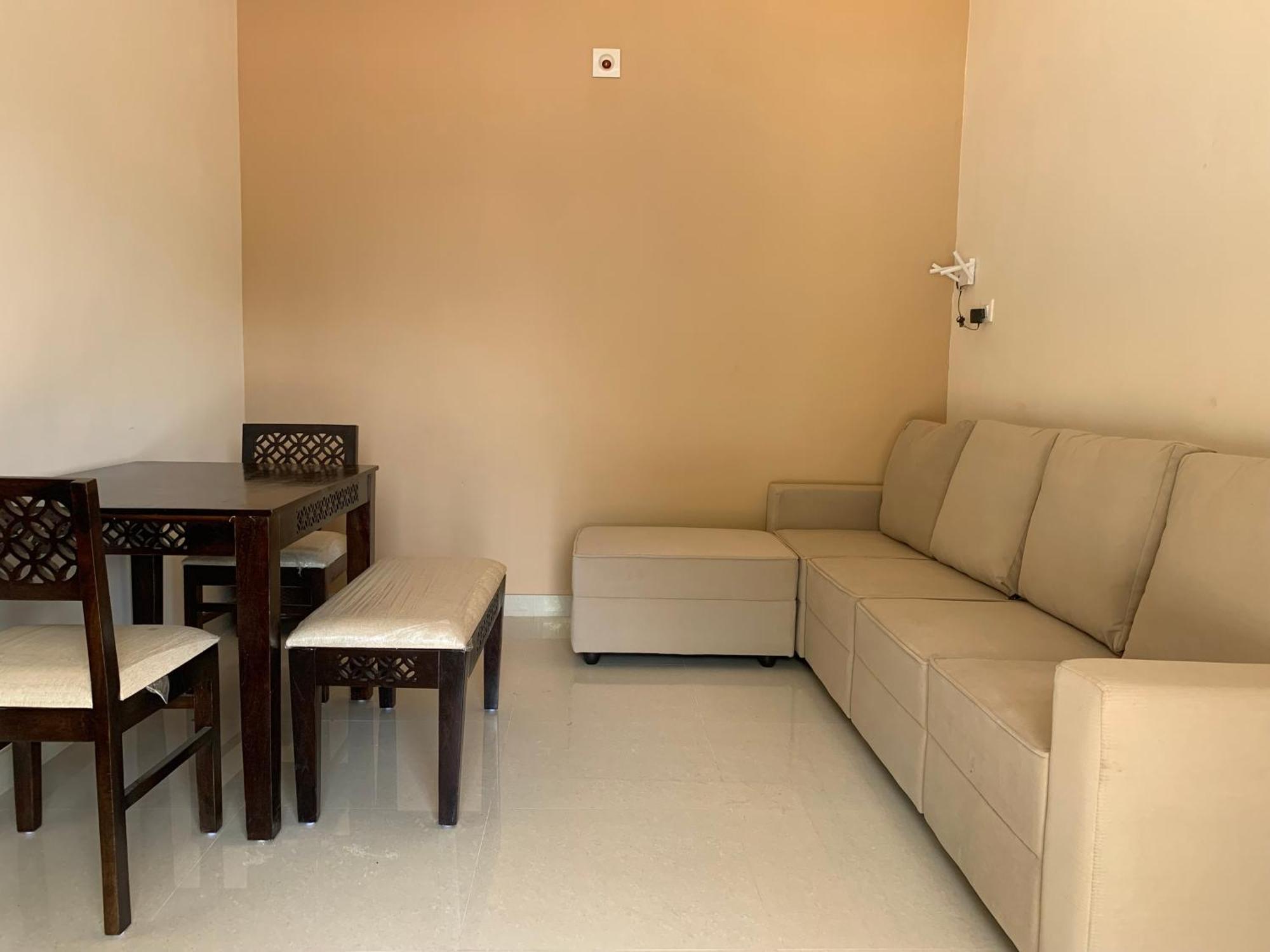 Riverfront Villa, - 1 Bh Villa