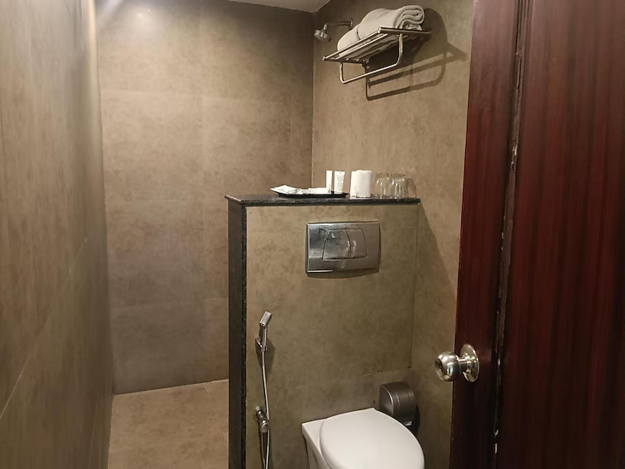 Hotel Annai & 4*