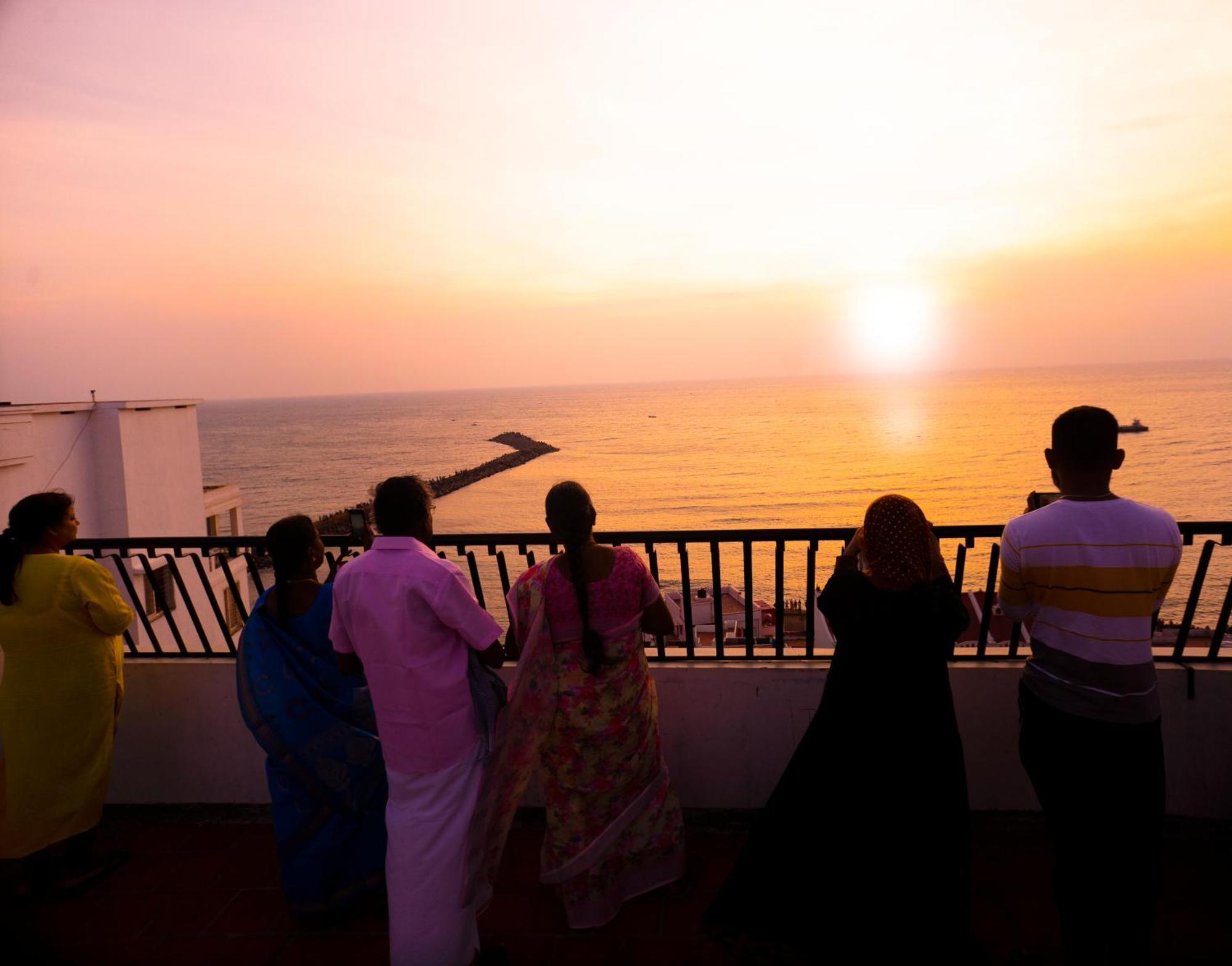 Sea Land Hotel *