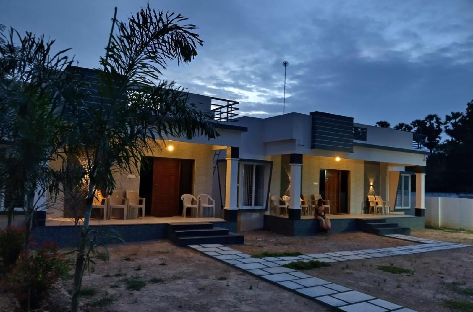 Riverfront Villa, - 1 Bh