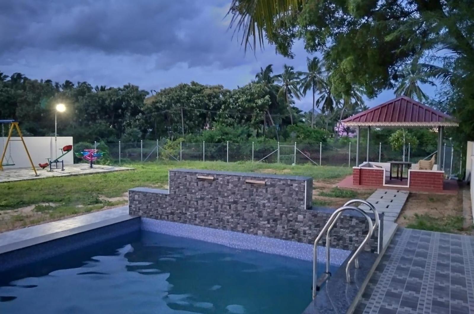 Villa Riverfront Villa, - 1 Bh *