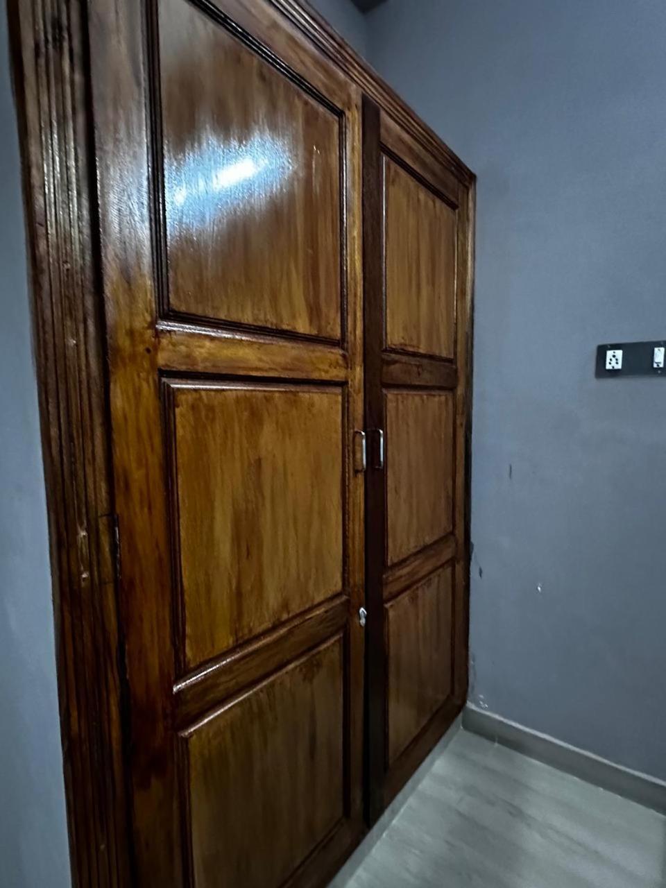 Sabareesh Hotel