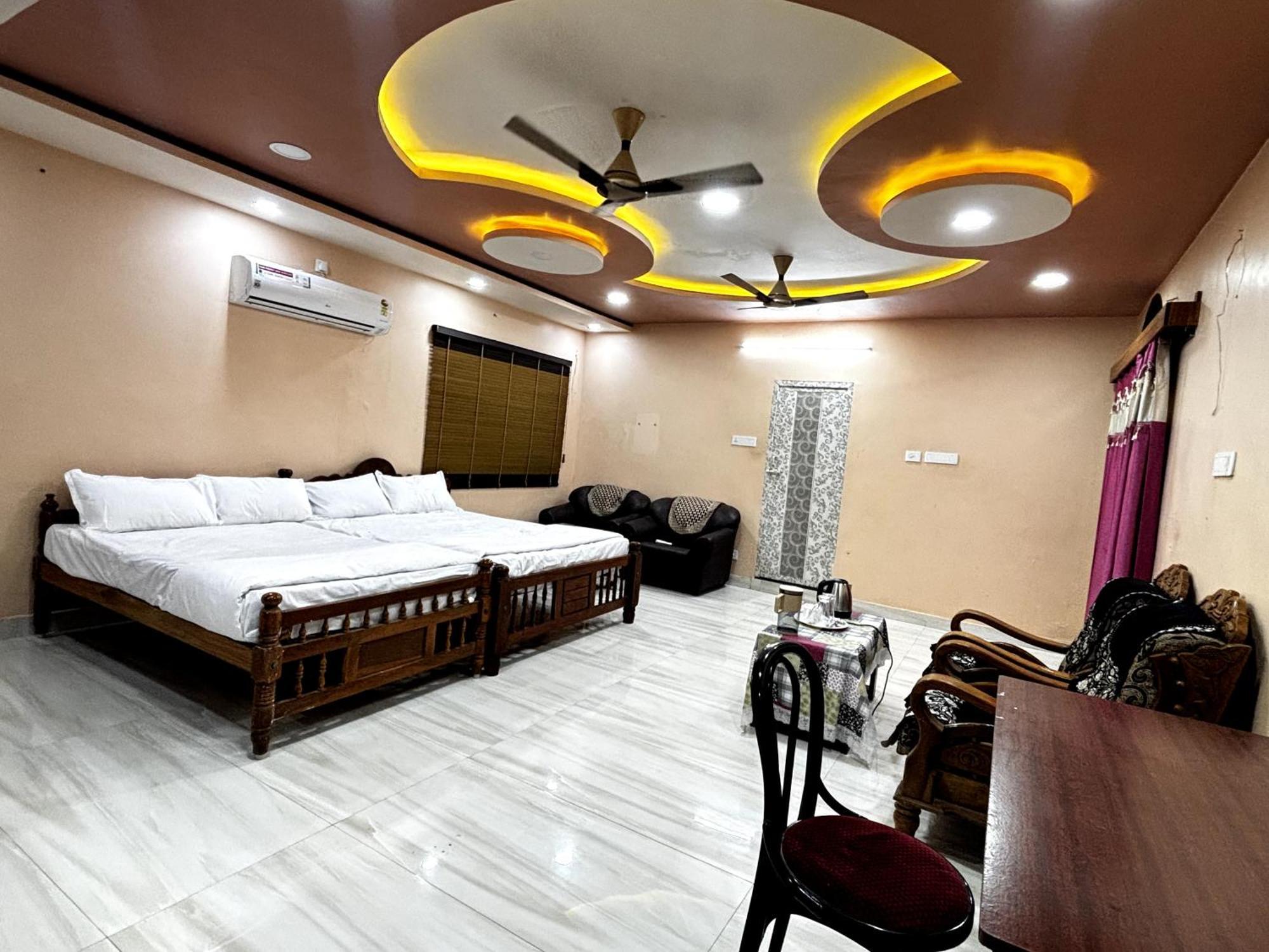 Pearl Hotel *