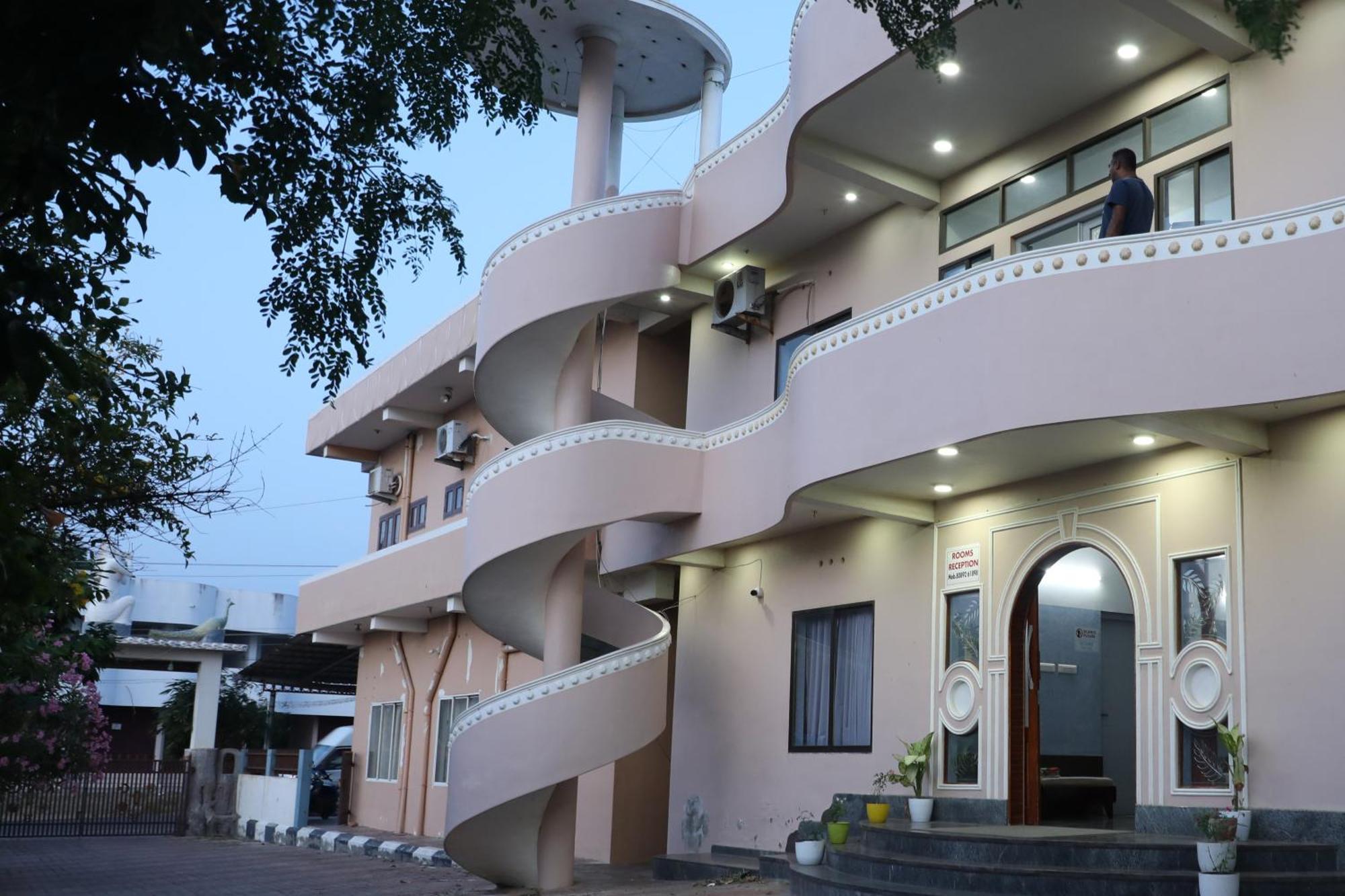 Sauhrudam And Restaurant-kanyakumari Hotel Kanyakumari