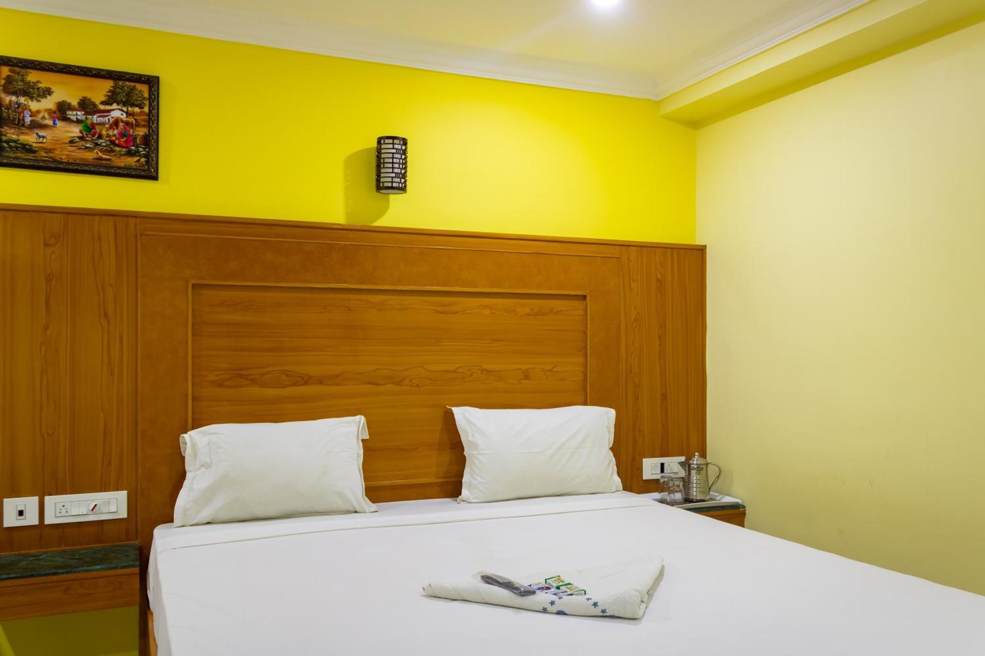 Staar World Hotel 3*