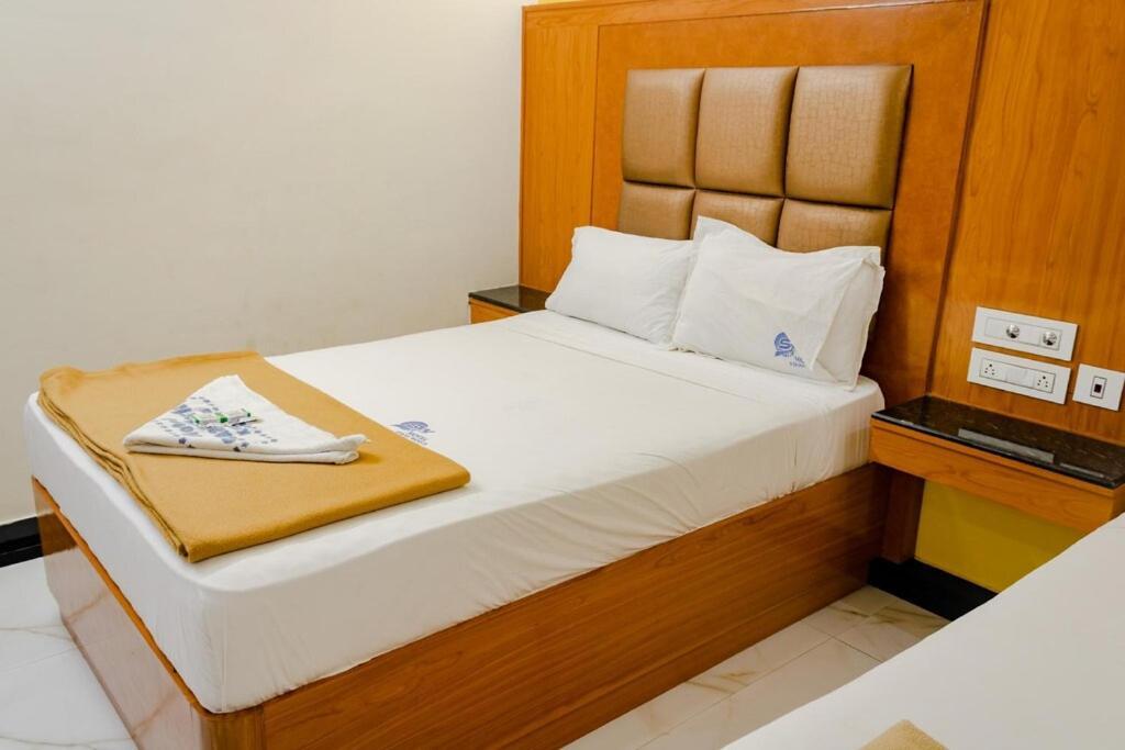 Staar World Hotel 3*