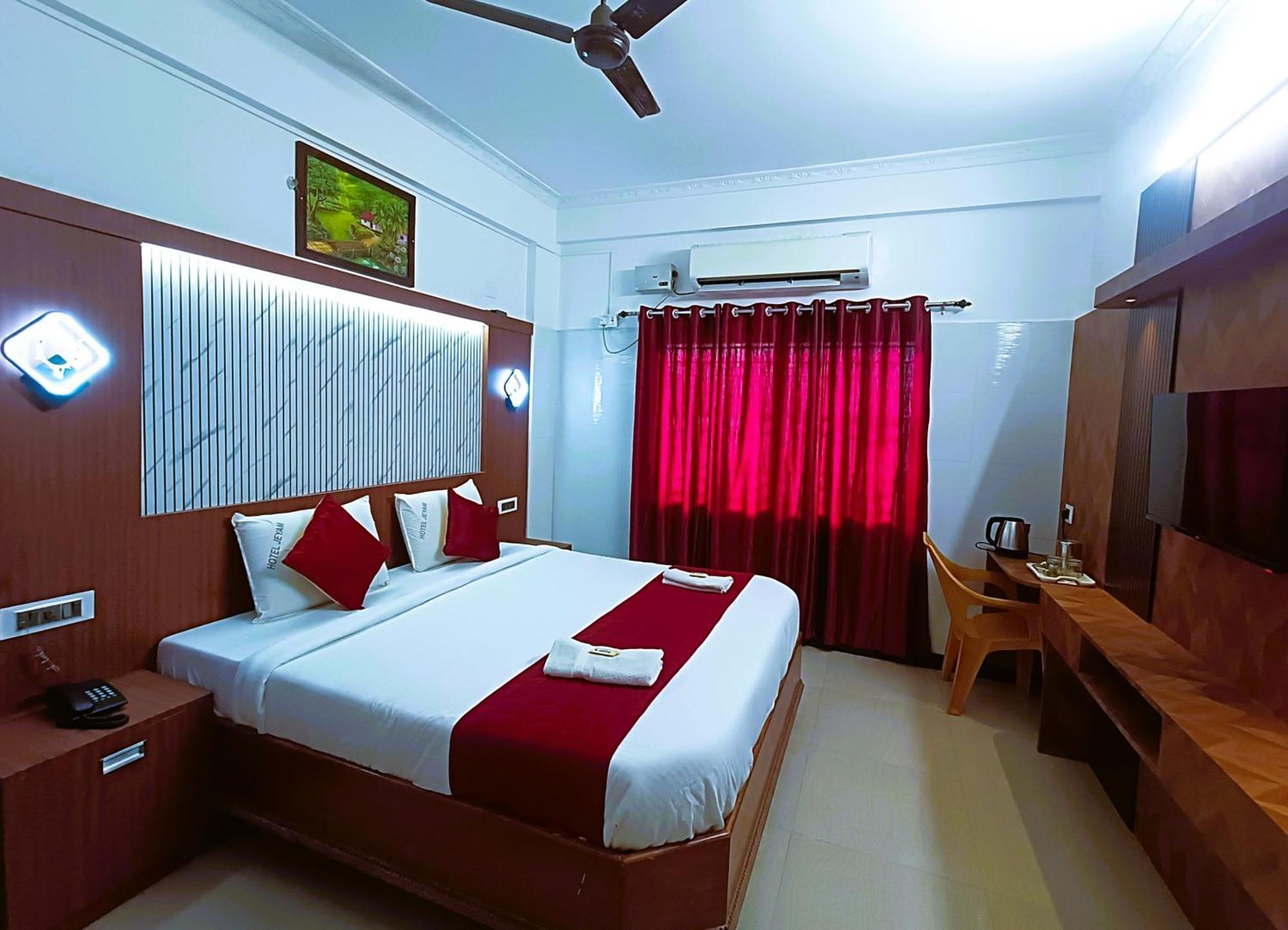 Jeyam Hotel 3*