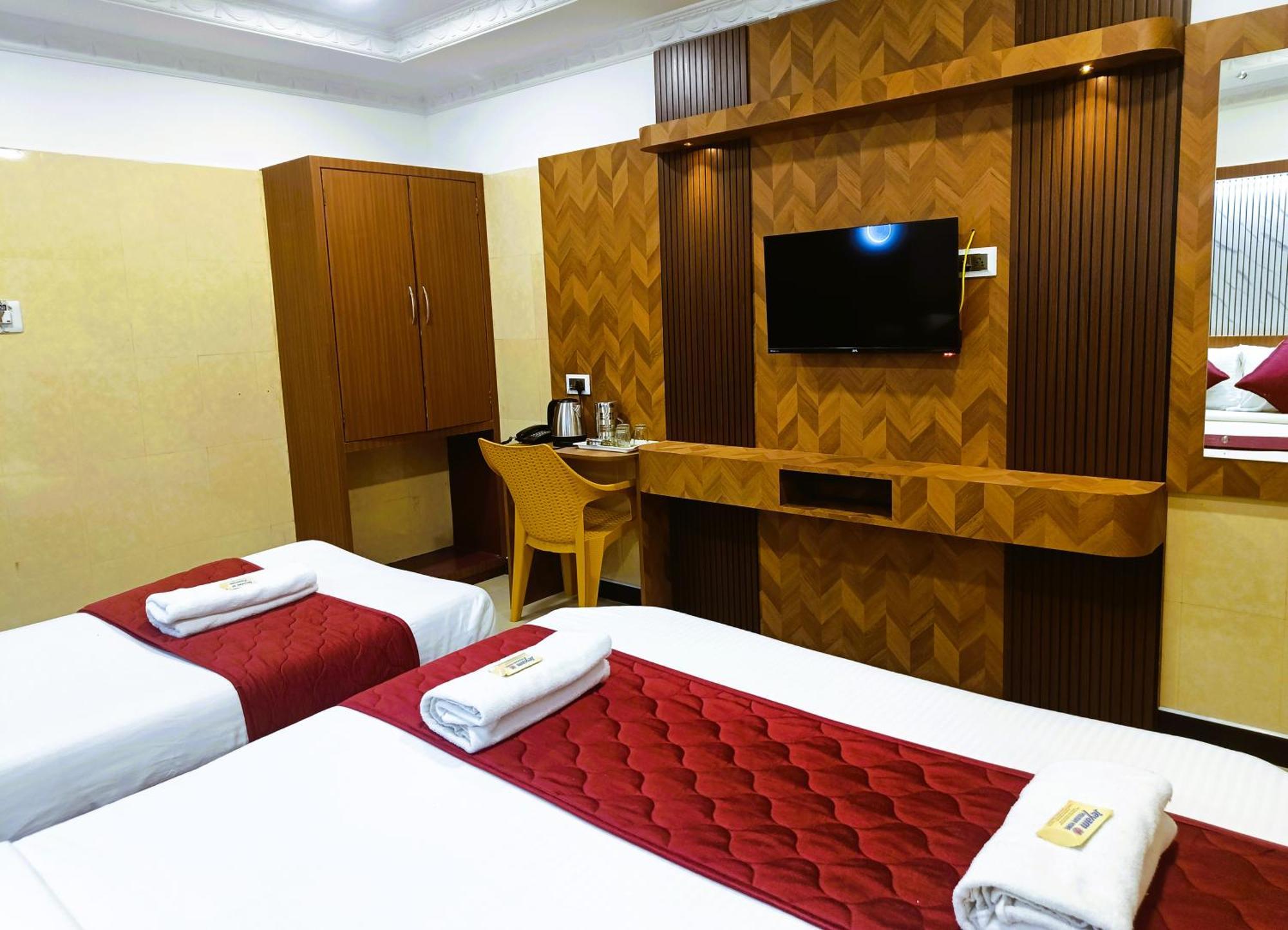 Jeyam Hotel 3*
