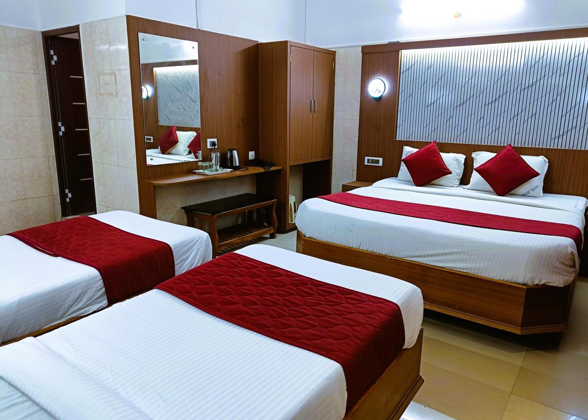 Jeyam 3*