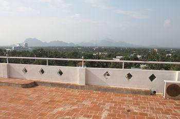 Vedanta Wake Up - Hotel