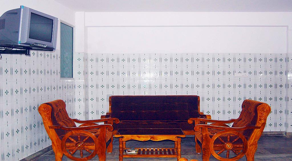 Boopathy Hotel 2*