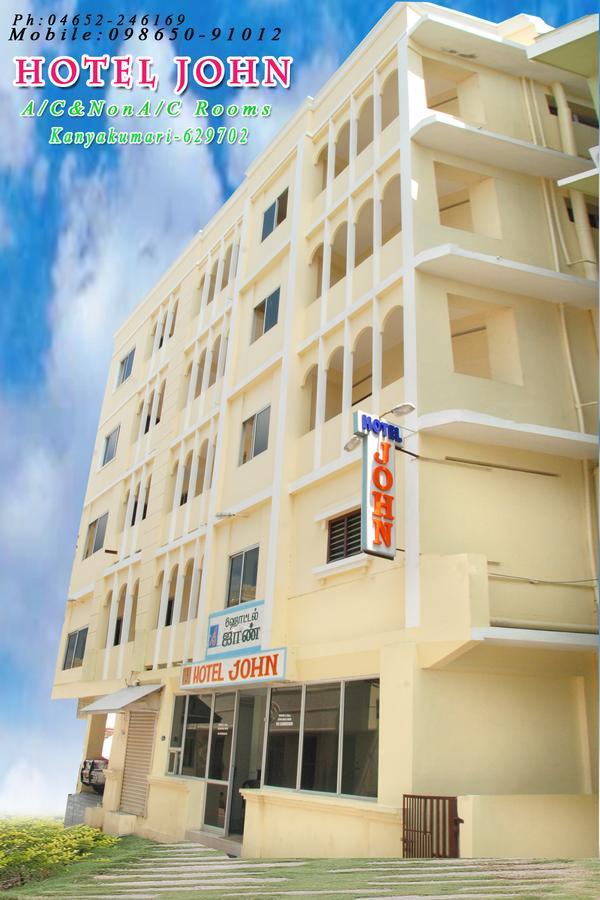 Hotel John *