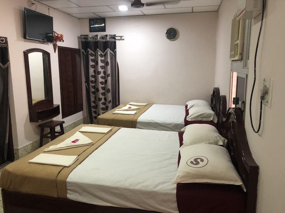 Lodge Santhi Residency