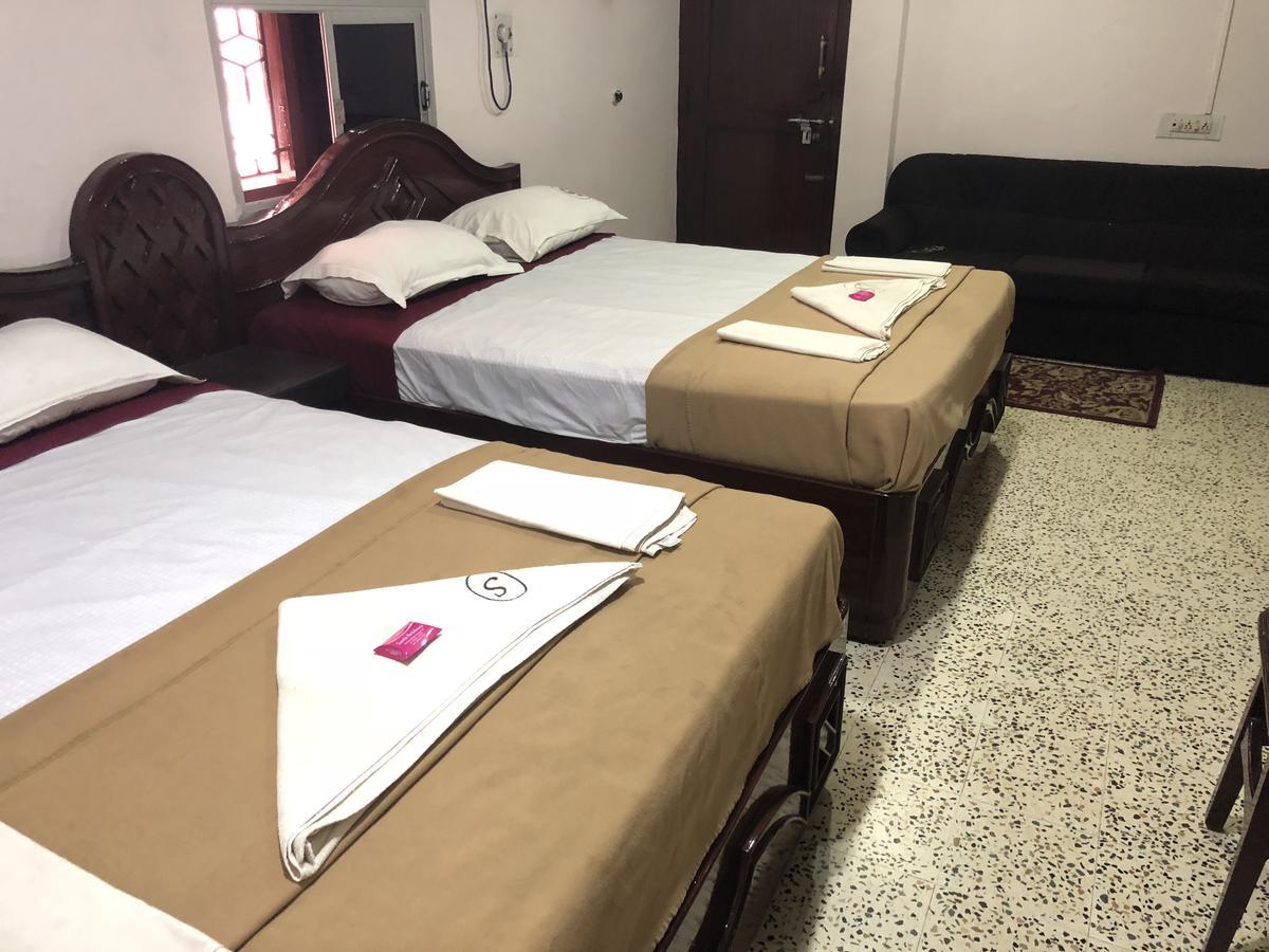 Lodge Santhi Residency *