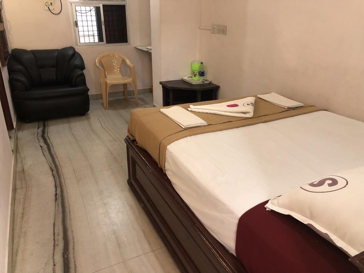 Lodge Santhi Residency