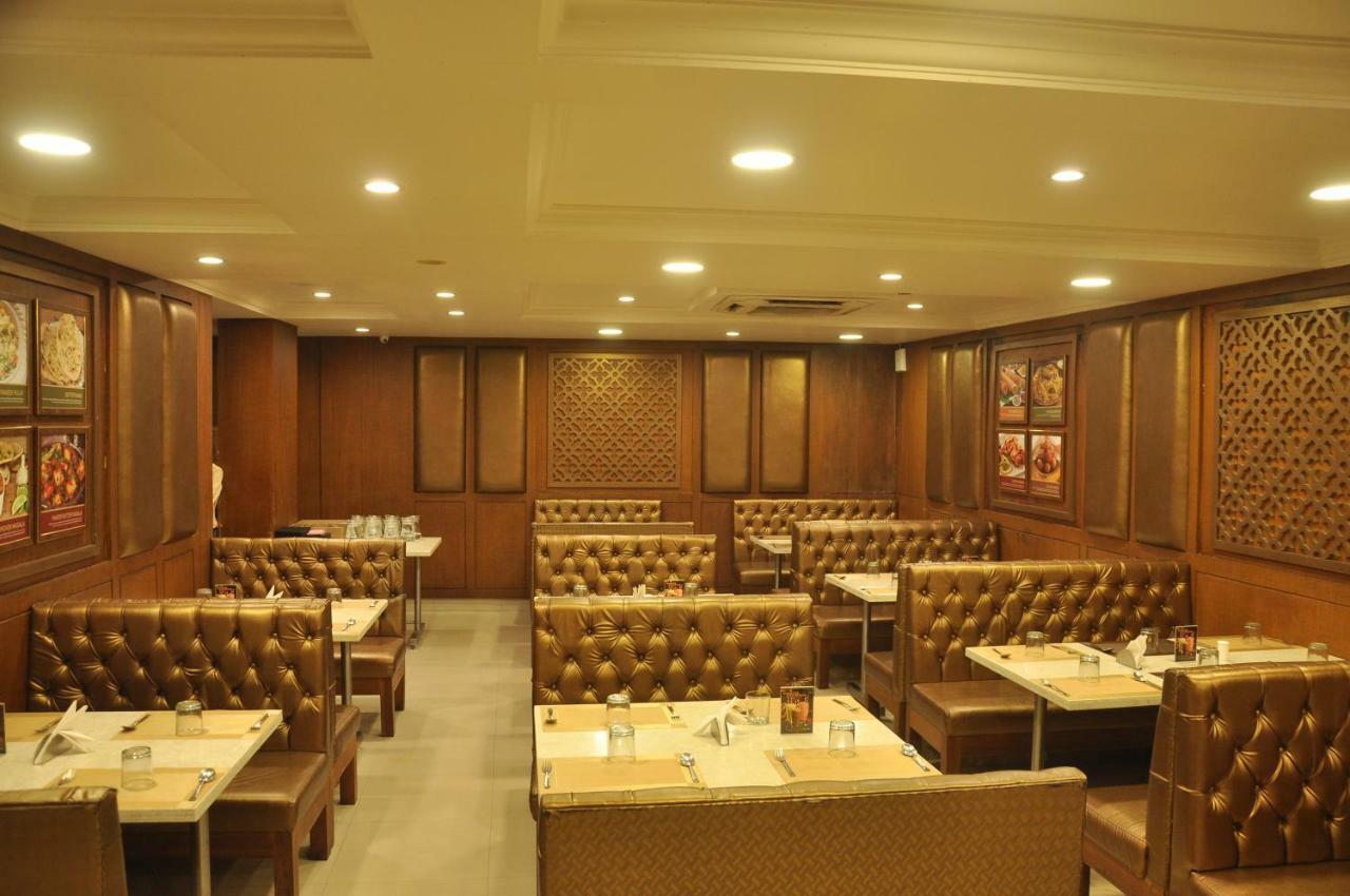 Hotel The Gopinivas Grand 3*