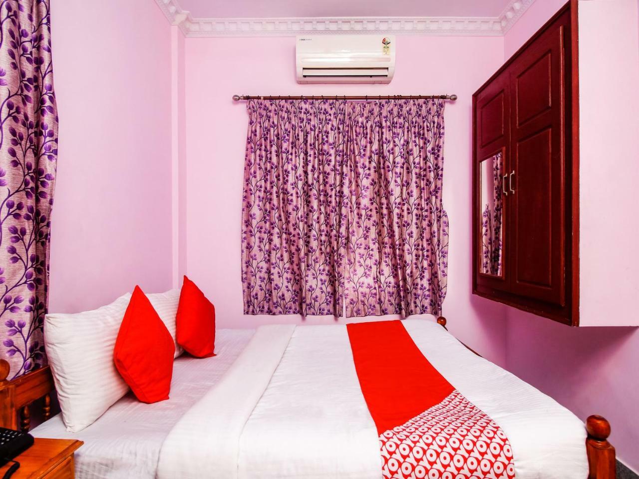 Oyo 24967 The Grand Diamond Hotel