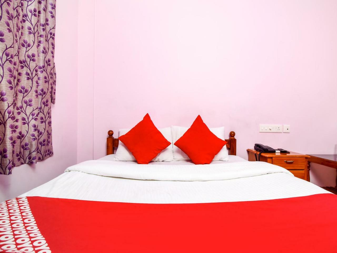 Oyo 24967 The Grand Diamond Hotel 3*