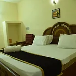 Hotel Raja Palace