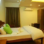 Thiraviam Tourist Home