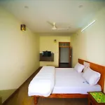 Thiraviam Tourist Home