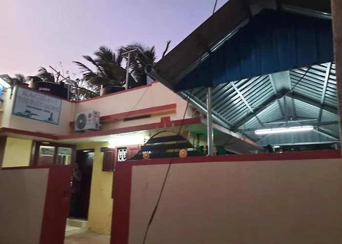 Raghavi Tourist Home