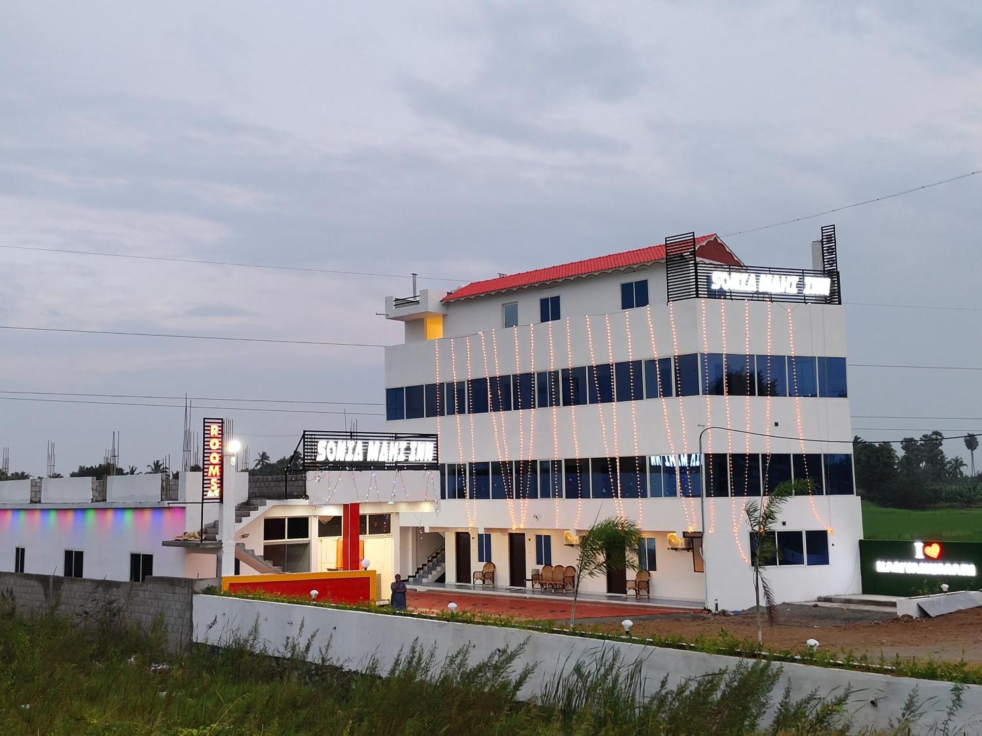 Sonia Mahi Hotel 2*