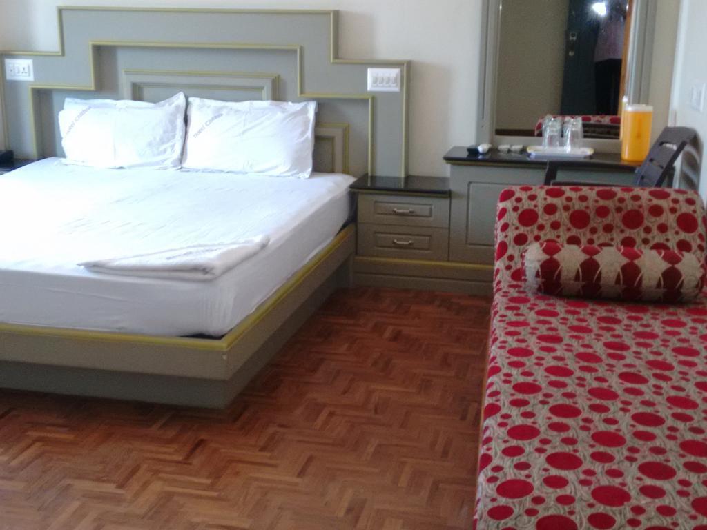 Chithra Hotel