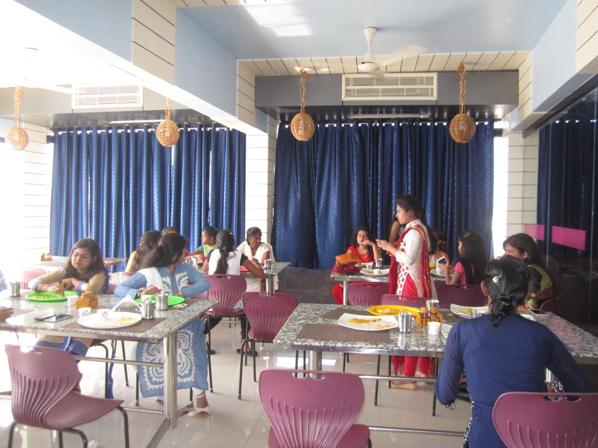 Hotel Chithra *